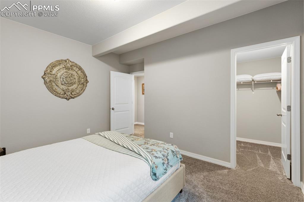 Image 34 of 45: Bedroom