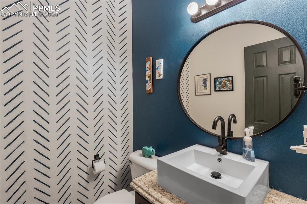 Image 11 of 38: Bathroom