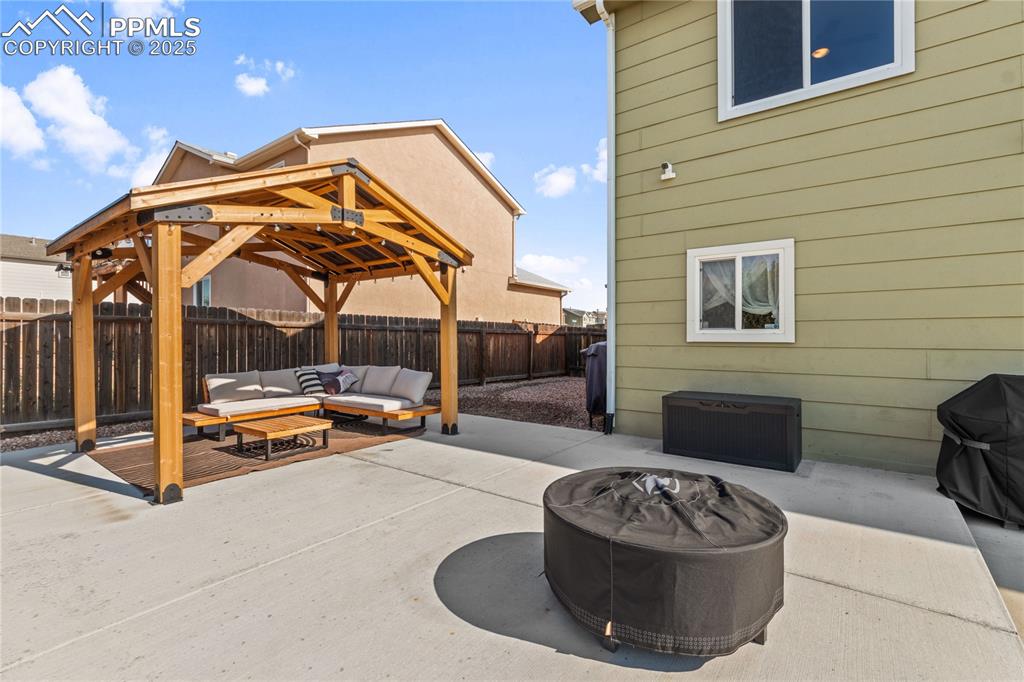 Image 32 of 38: Patio