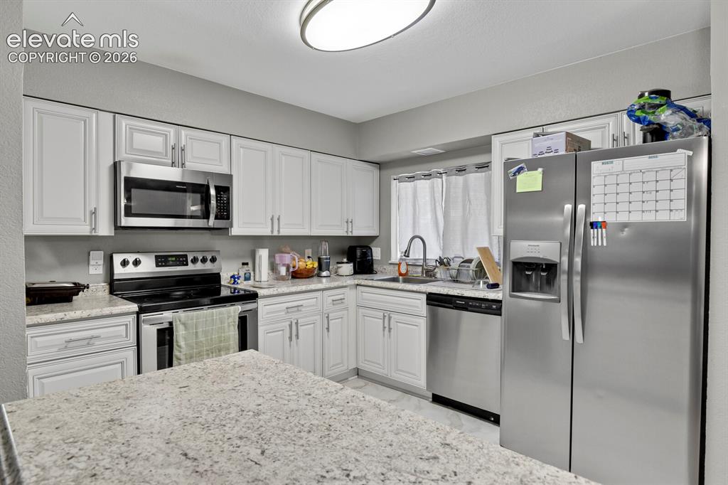 Image 11 of 35: Kitchen