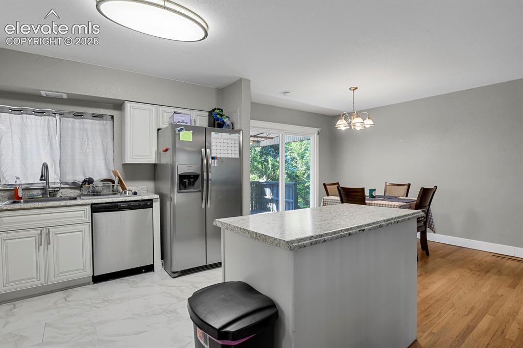 Image 14 of 35: Kitchen