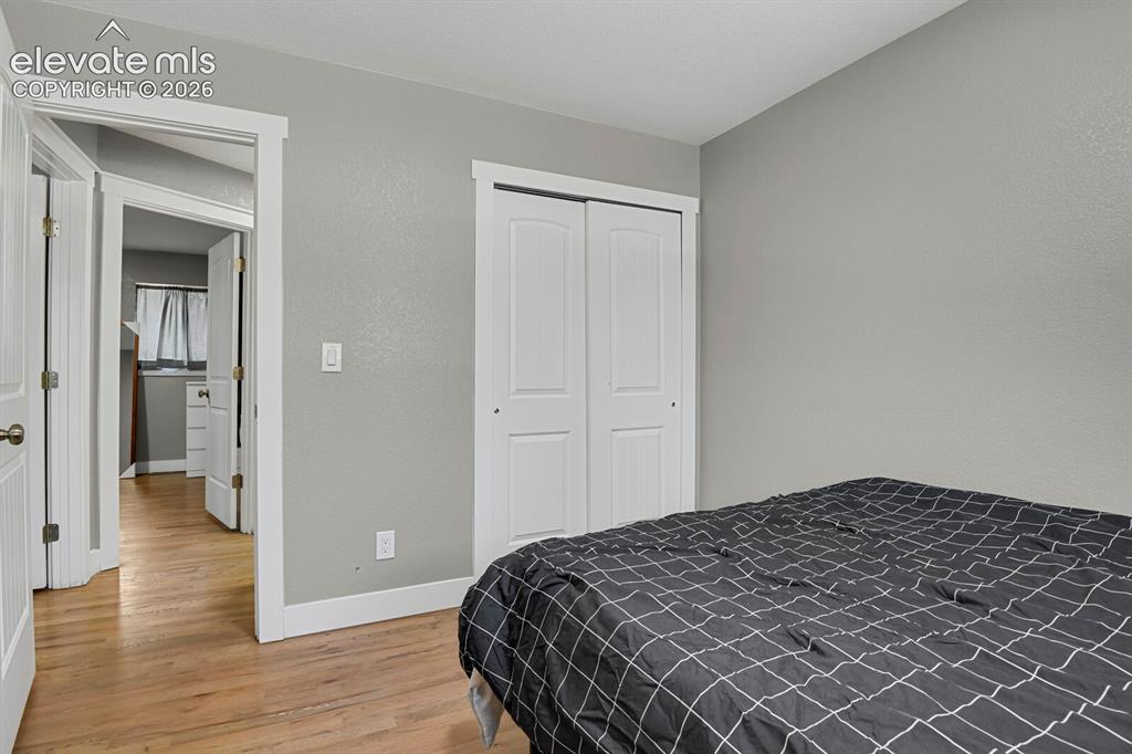 Image 19 of 35: Bedroom