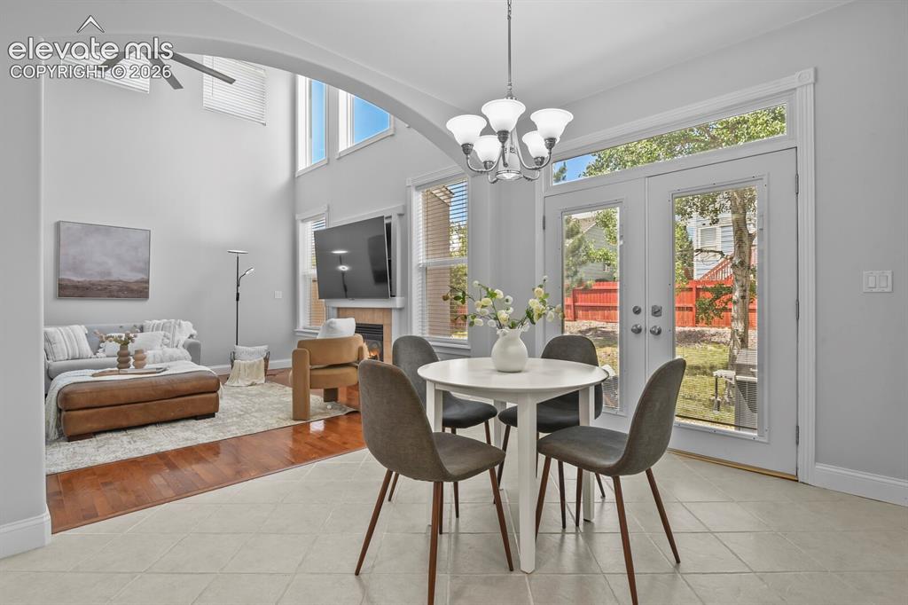 Image 13 of 36: Dining Area