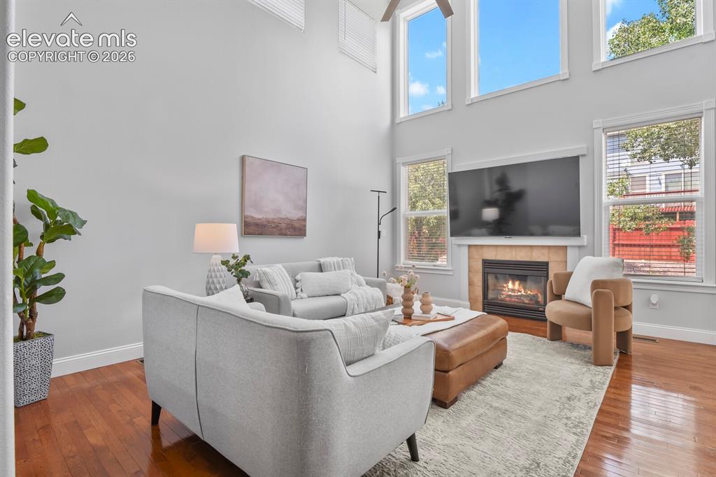 Image 18 of 36: Living Room
