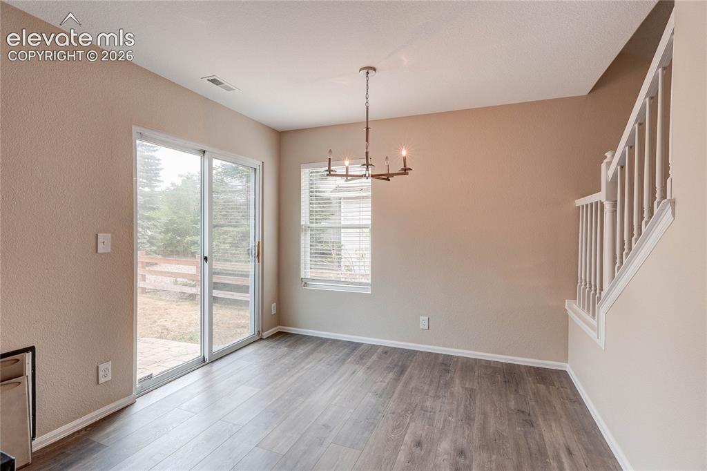 Image 15 of 42: Dining Area