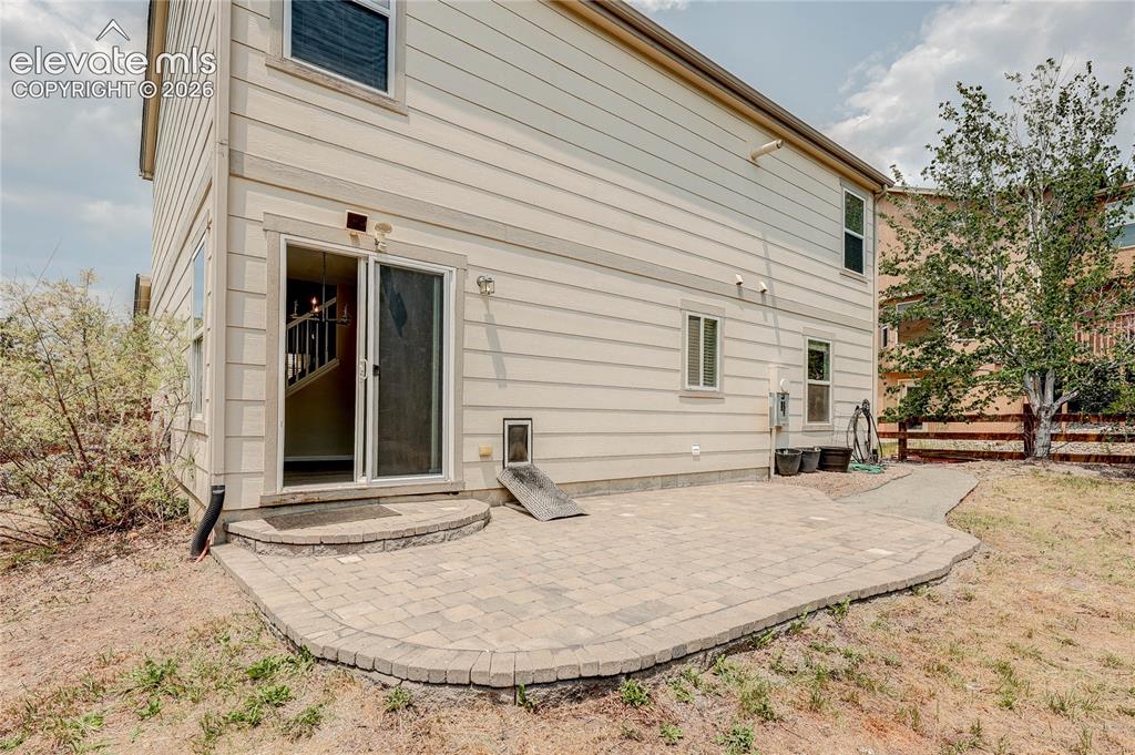 Image 19 of 42: Back of Structure