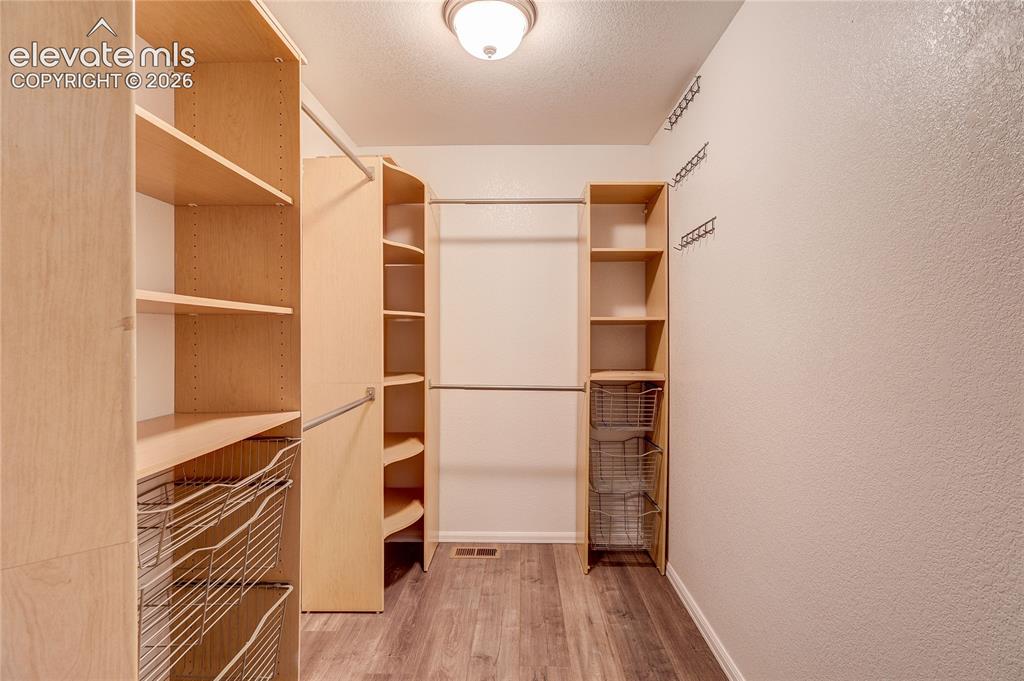 Image 33 of 42: Closet