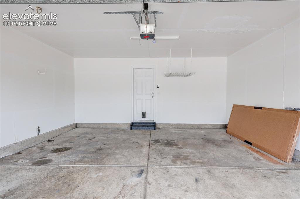 Image 42 of 42: Garage
