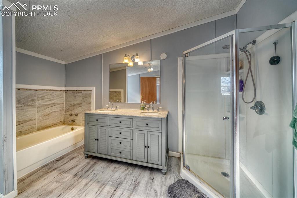 Image 12 of 29: Bathroom