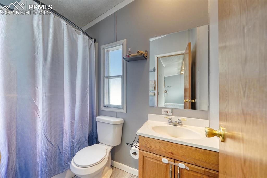 Image 13 of 29: Bathroom