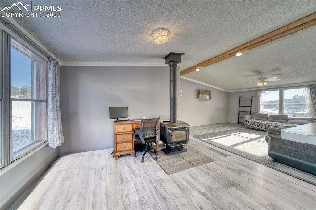 Image 14 of 29: Dining Room