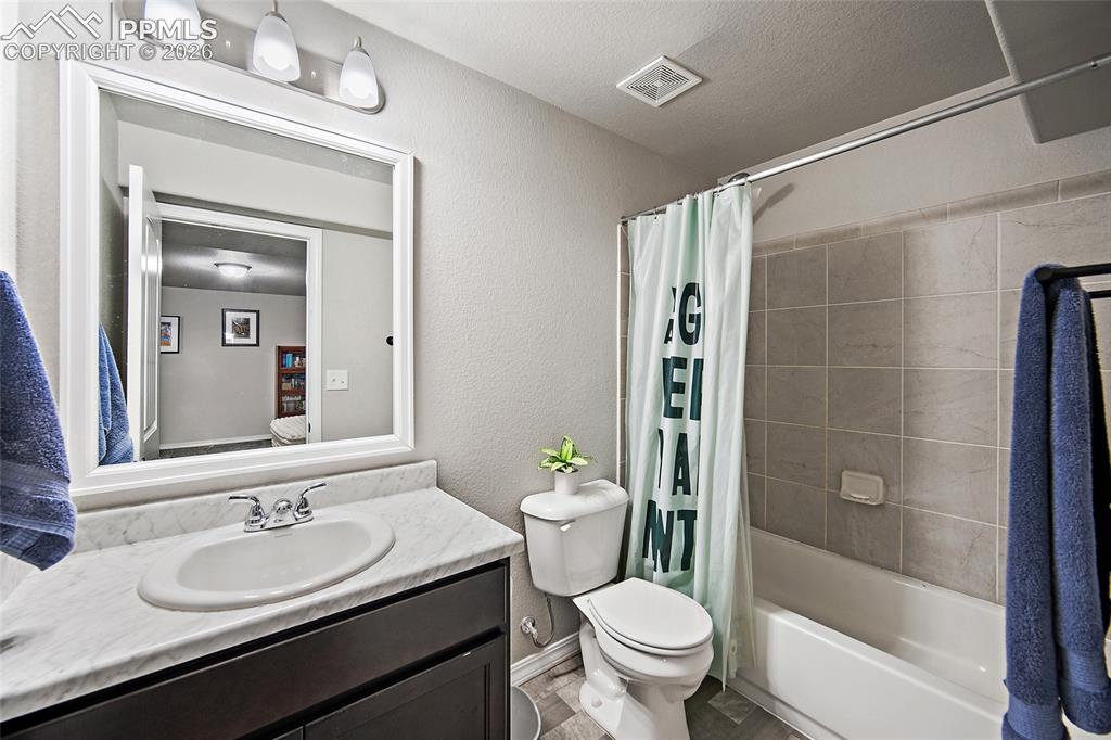 Image 23 of 28: Basement Bathroom