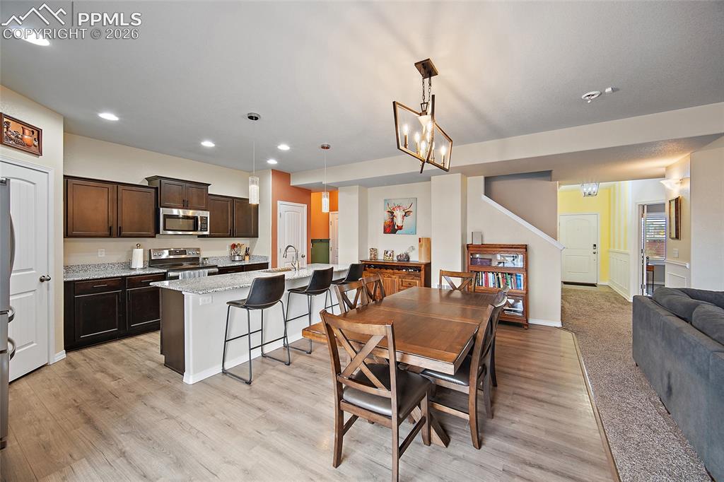 Image 6 of 28: Dining Area