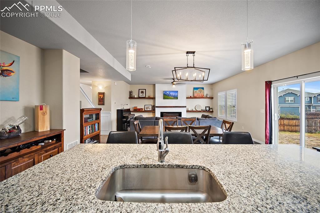 Image 9 of 28: Kitchen