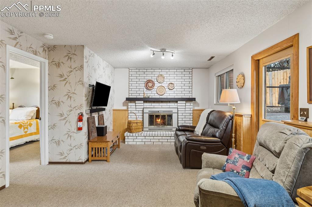 Image 14 of 34: Living Room