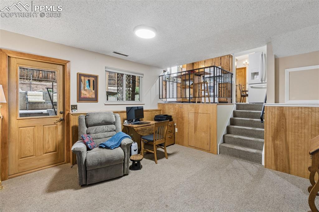 Image 15 of 34: Sitting Room