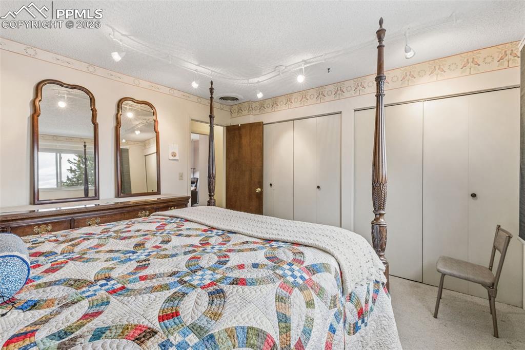 Image 16 of 34: Bedroom