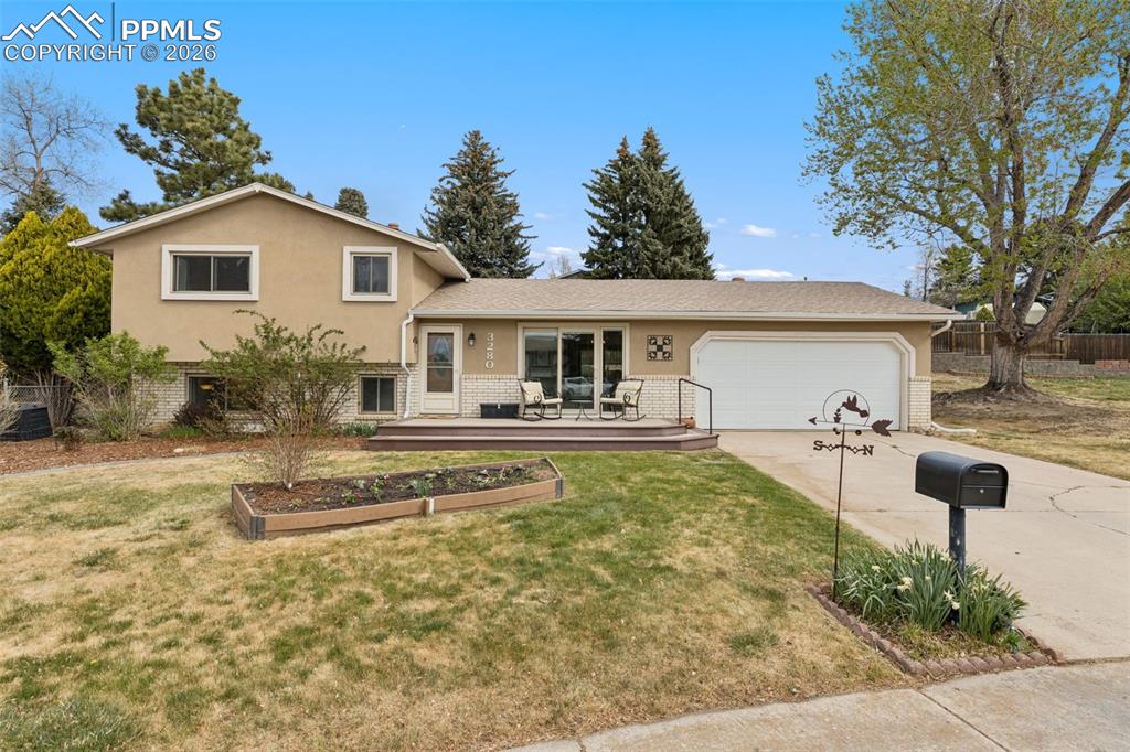 Image 2 of 34: Front of Structure