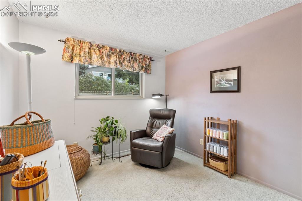 Image 21 of 34: Sitting Room