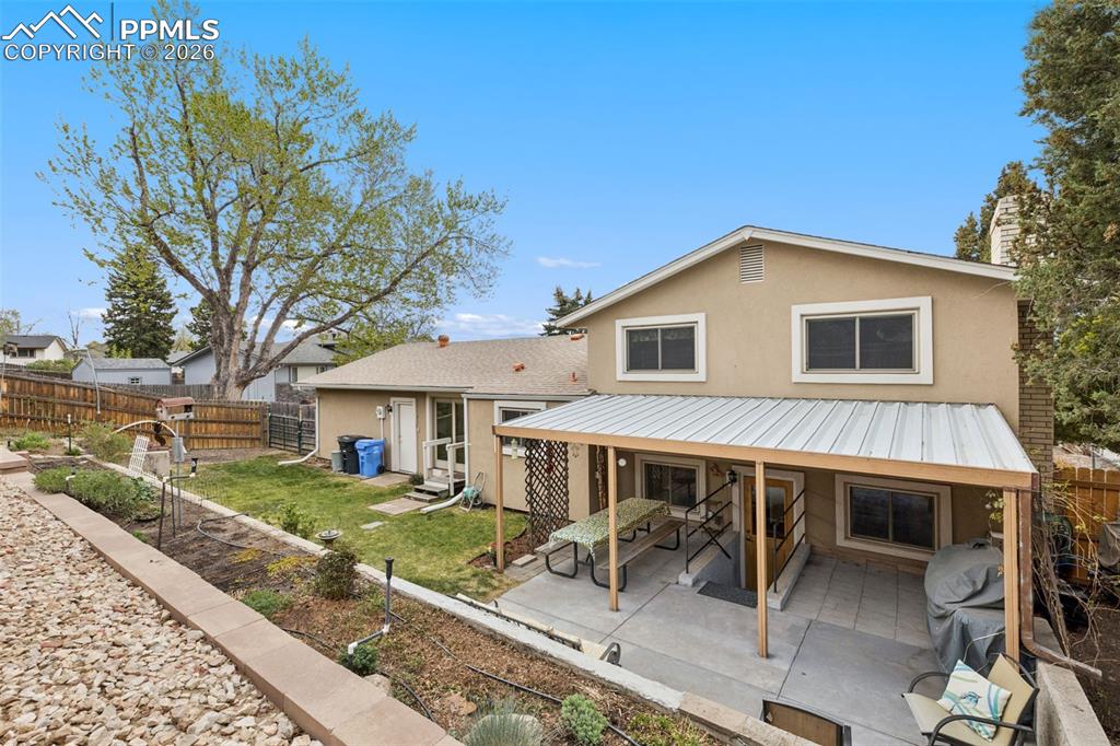 Image 24 of 34: Back of Structure