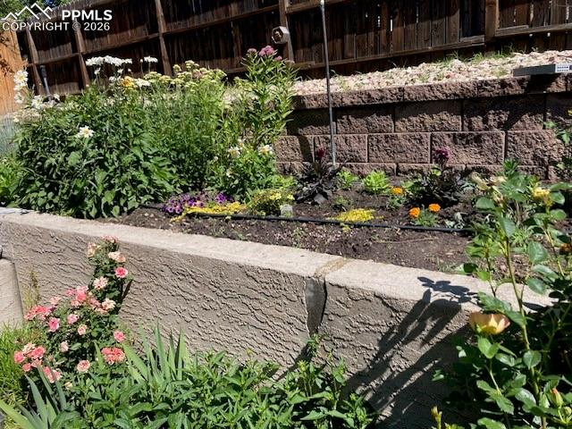 Image 29 of 34: Seller