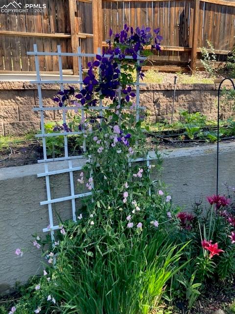 Image 30 of 34: Seller