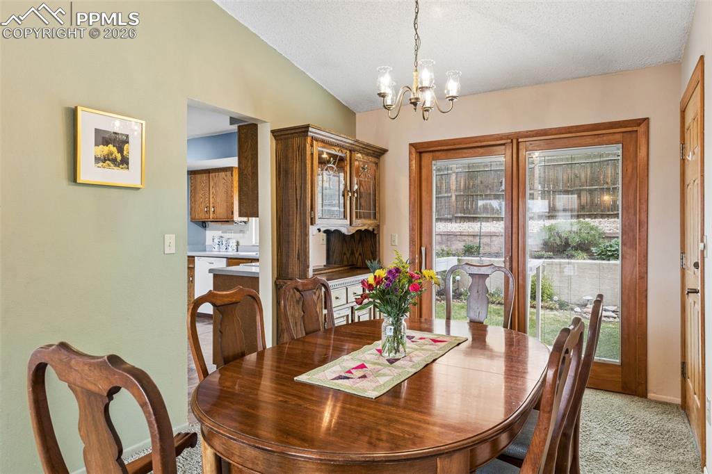 Image 7 of 34: Dining Area