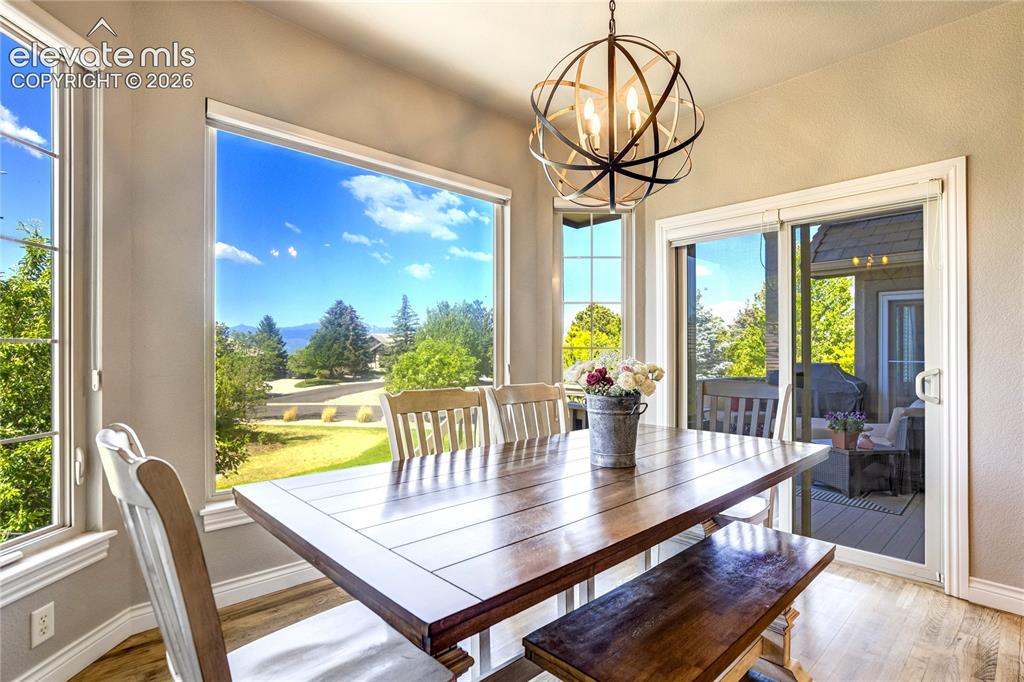 Image 15 of 44: Dining Area