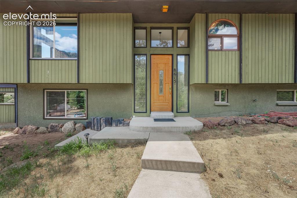 Image 8 of 49: Entry