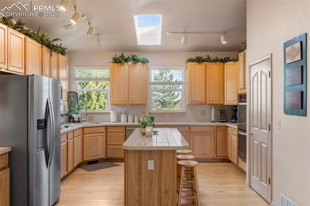 Image 11 of 49: No Description Available