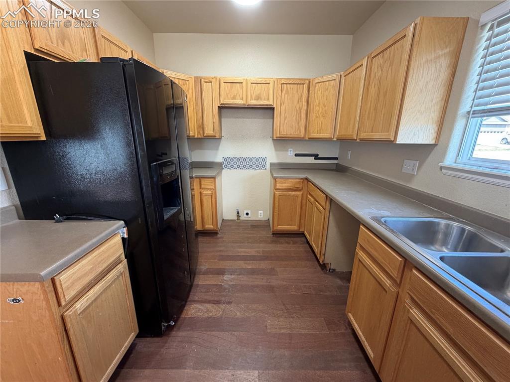 Image 8 of 29: Kitchen