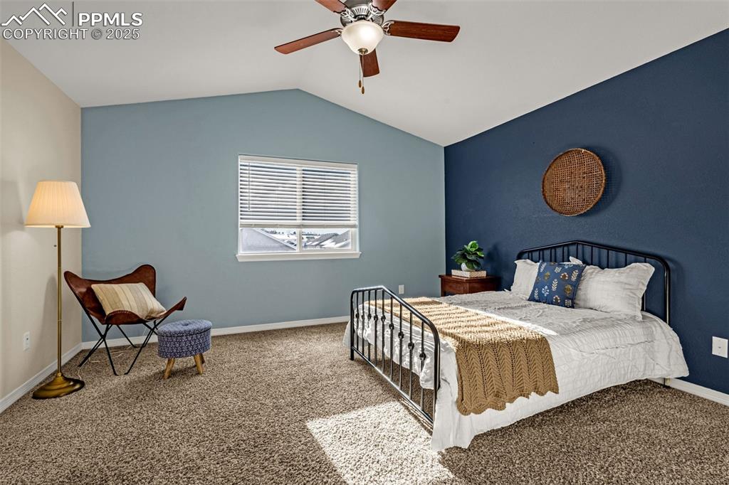 Image 13 of 40: Bedroom