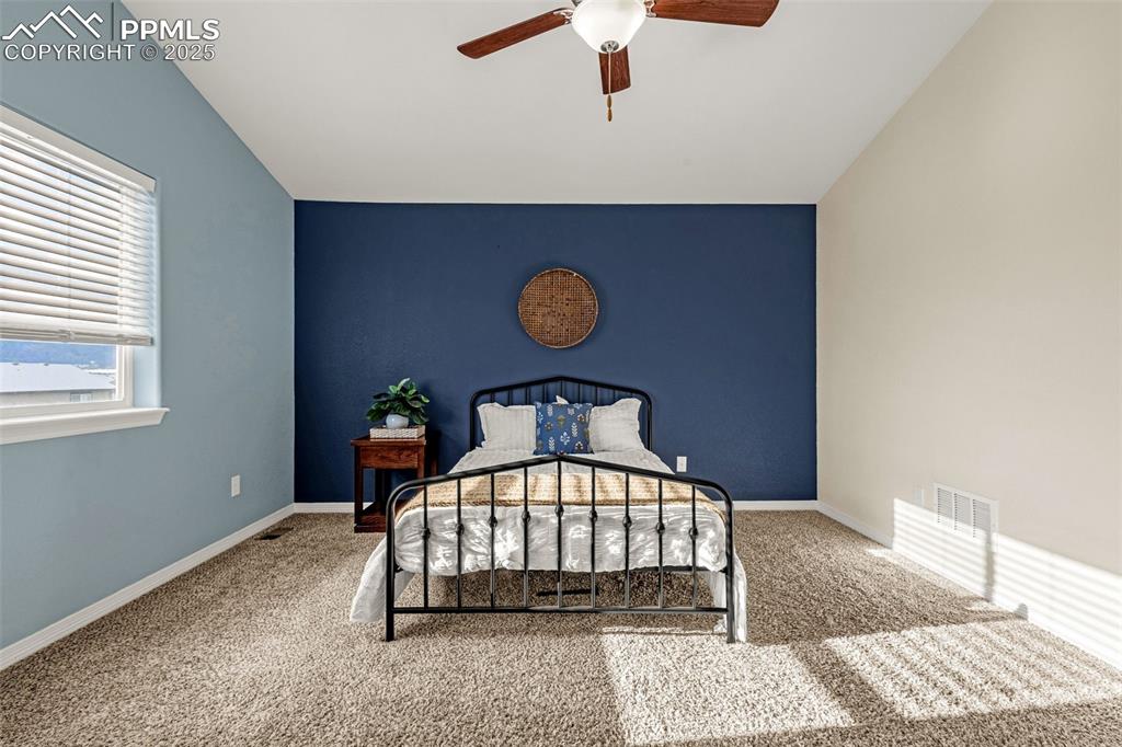 Image 14 of 40: Bedroom