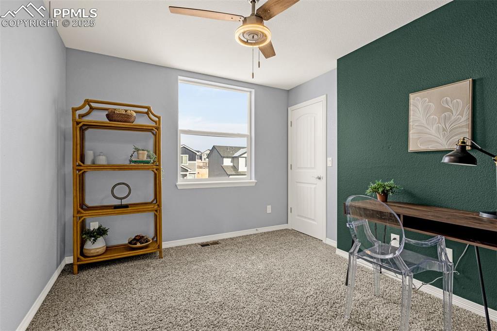 Image 21 of 40: Office