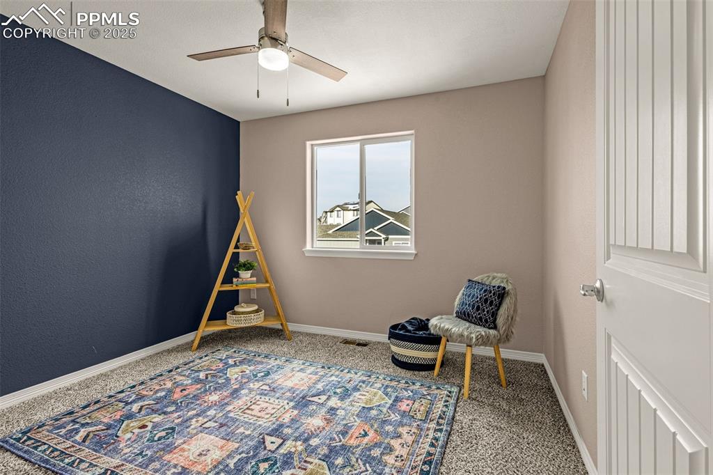 Image 22 of 40: Sitting Room