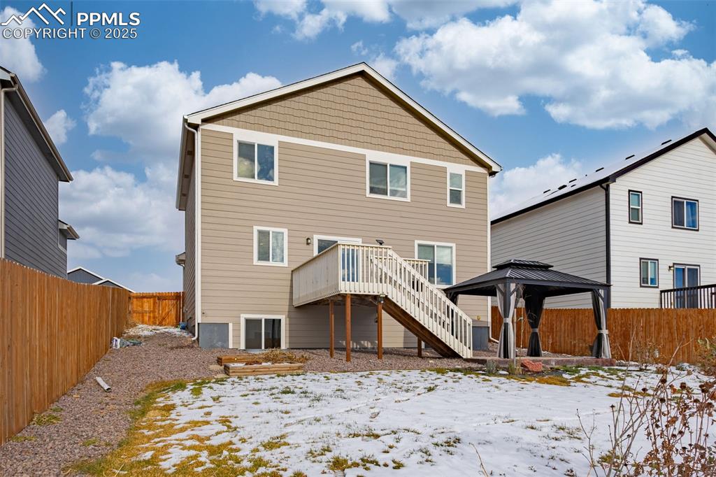 Image 29 of 40: Back of Structure