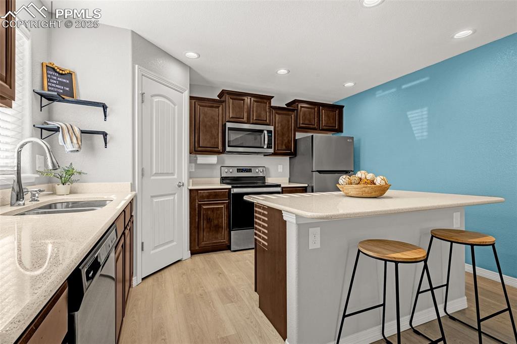 Image 9 of 40: Kitchen