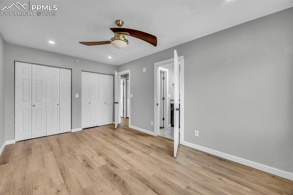 Image 18 of 33: Bedroom