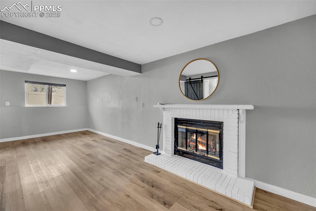 Image 20 of 33: Living Room