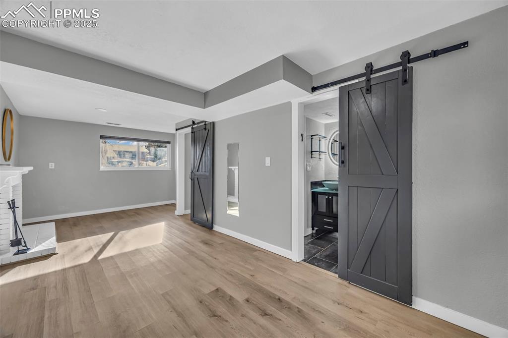 Image 22 of 33: Living Room