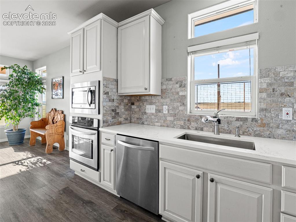 Image 8 of 44: Kitchen