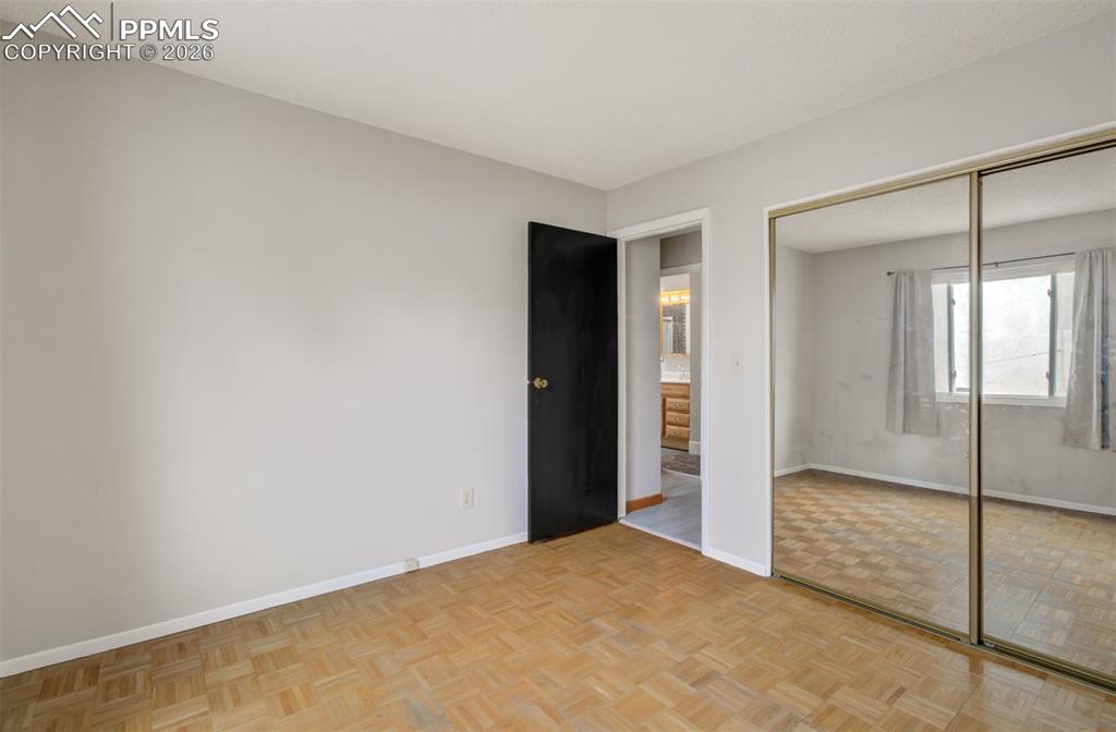 Image 17 of 40: Bedroom