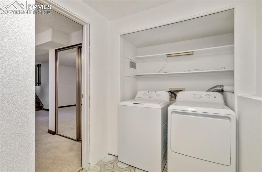 Image 27 of 40: Laundry