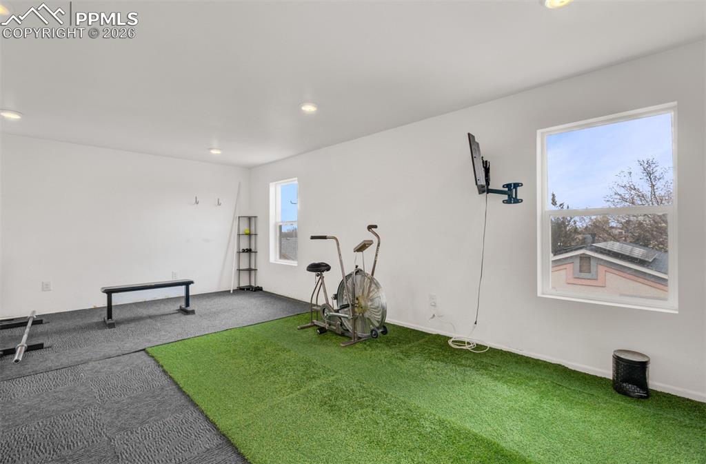 Image 30 of 40: Exercise Room