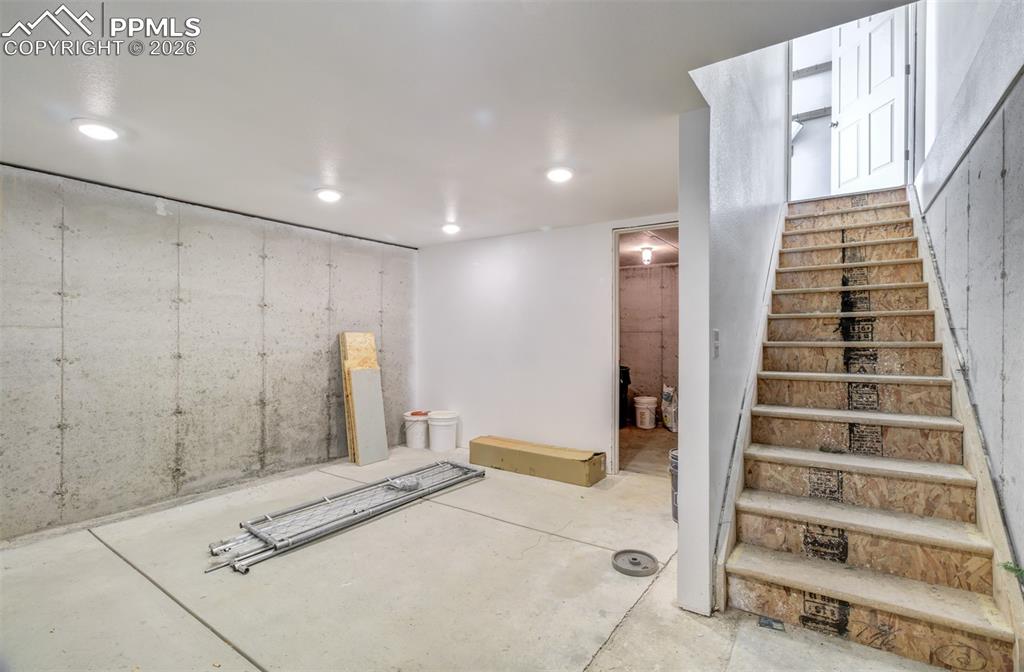 Image 32 of 40: Basement