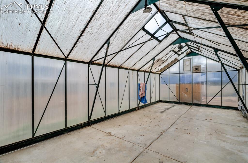 Image 35 of 40: Storage