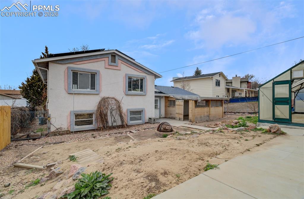 Image 40 of 40: Back of Structure