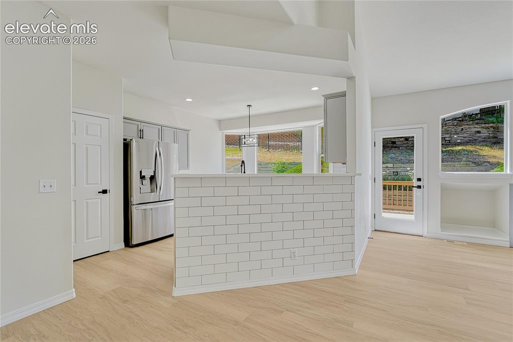 Image 21 of 48: Kitchen