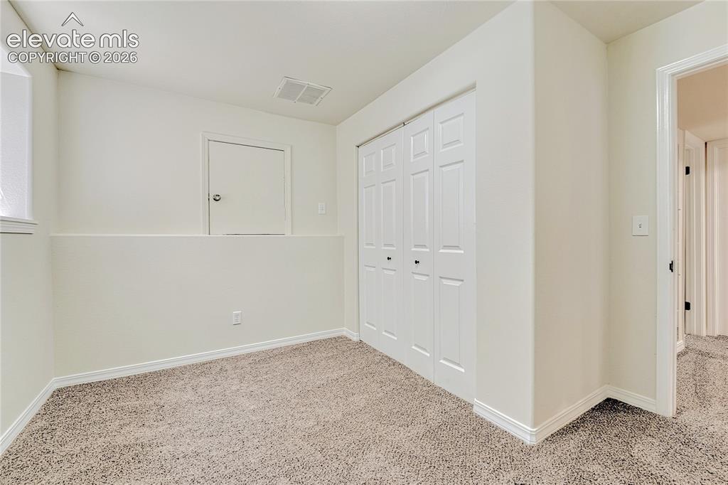 Image 45 of 48: Bedroom