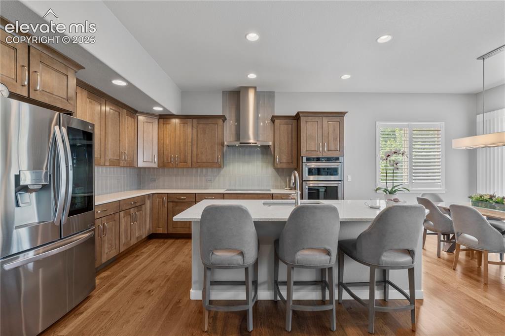Image 22 of 48: Kitchen